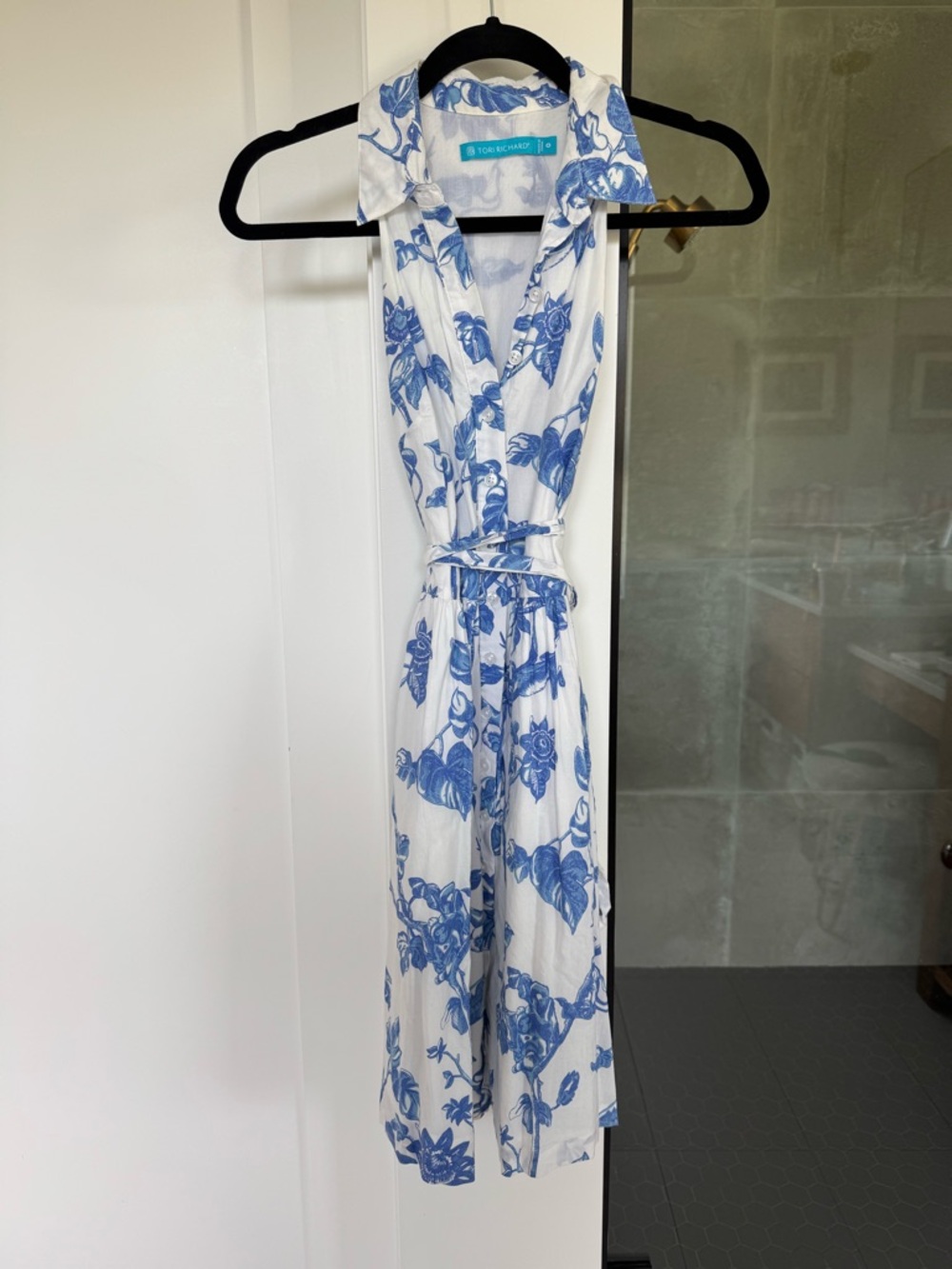 Tori Richard White & Blue Floral Sleeveless Shirt Dress